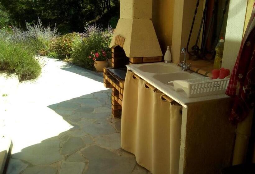 ベッドアンドブレックファースト Les Cerises