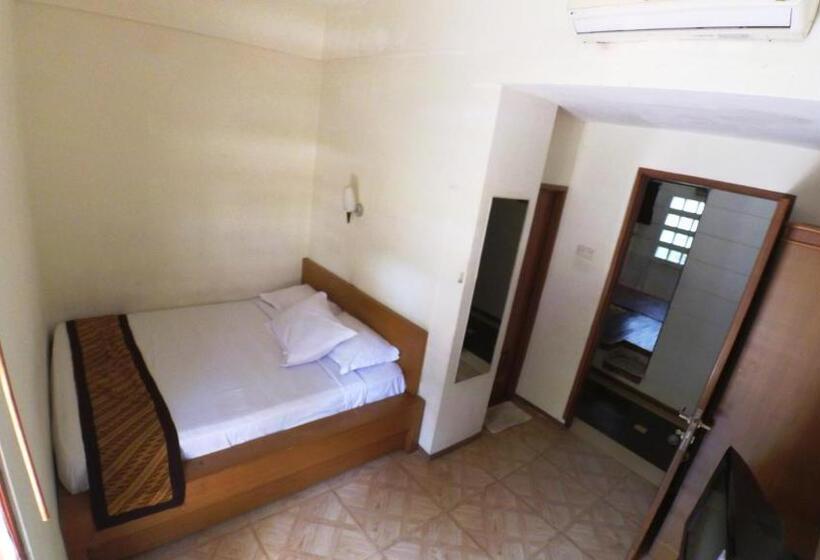 민박 Rumah Tawa Hotel Syariah