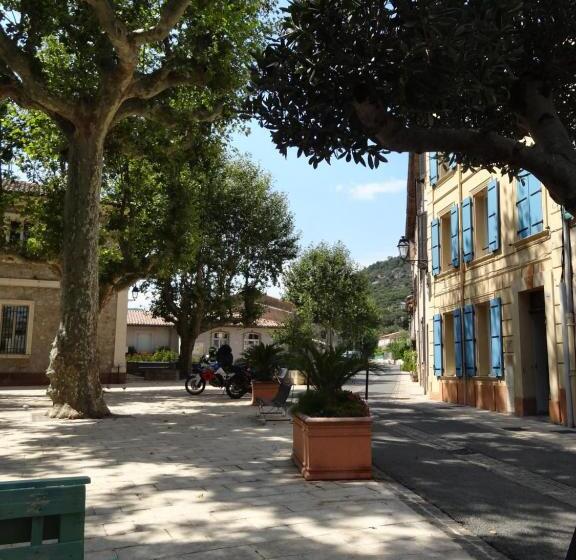 Boutique Villa With Shared Pool, Air Con, Wifi, Tv