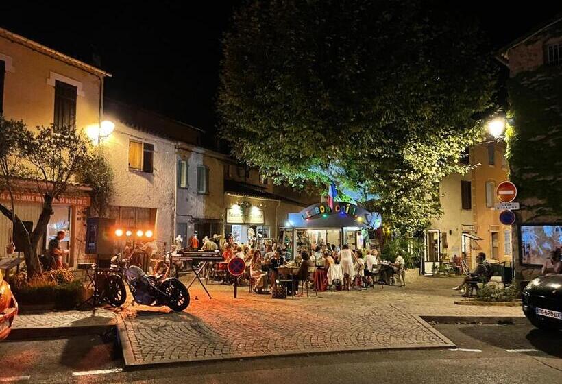 Boutique Villa With Shared Pool, Air Con, Wifi, Tv