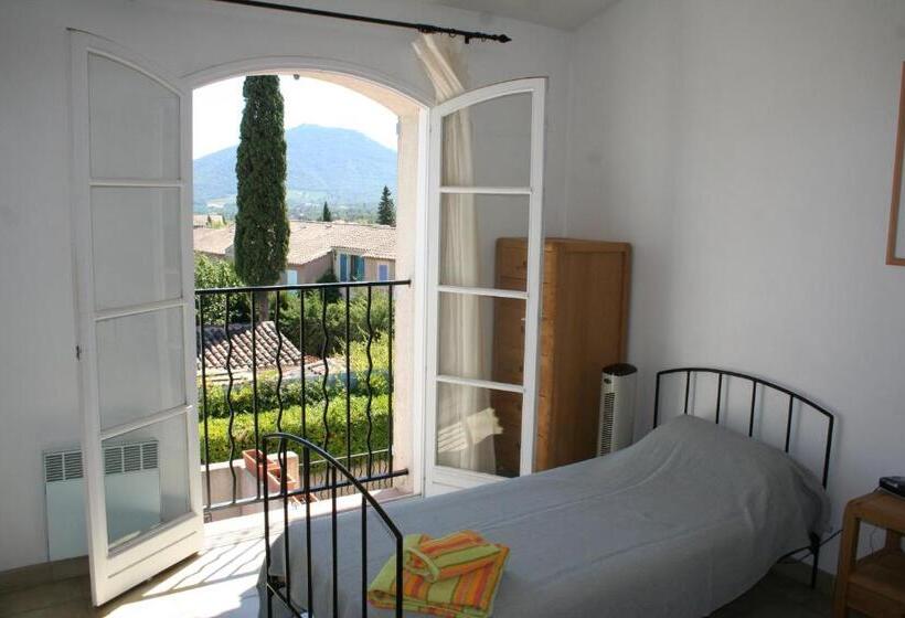 Boutique Villa With Shared Pool, Air Con, Wifi, Tv