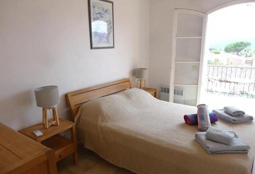 Boutique Villa With Shared Pool, Air Con, Wifi, Tv