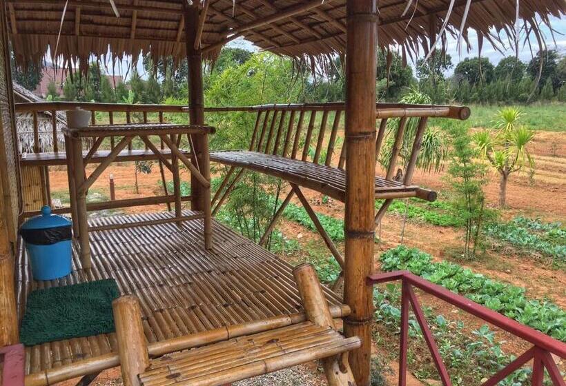 فندق Baan Nork Farmstay บ้านนอก ฟาร์มสเตย์