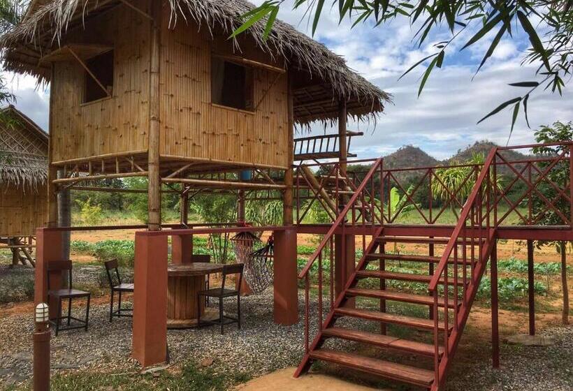 فندق Baan Nork Farmstay บ้านนอก ฟาร์มสเตย์