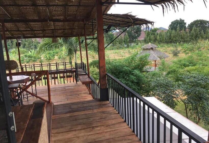 فندق Baan Nork Farmstay บ้านนอก ฟาร์มสเตย์