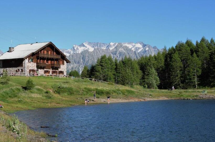 בית מלון כפרי Rifugio Al Lago Del Mortirolo In Inverno Raggiungibile Solo A Piedi