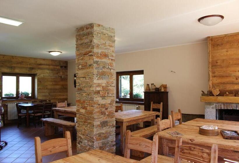 בית מלון כפרי Rifugio Al Lago Del Mortirolo In Inverno Raggiungibile Solo A Piedi