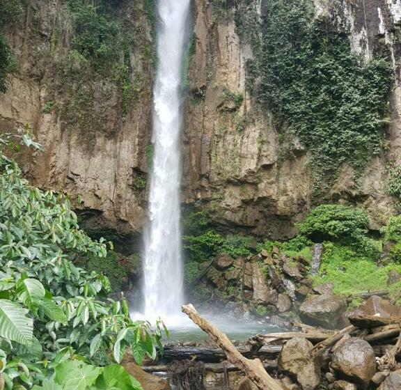 Пансион Batu Kapal Guest House & Jungle Trekking