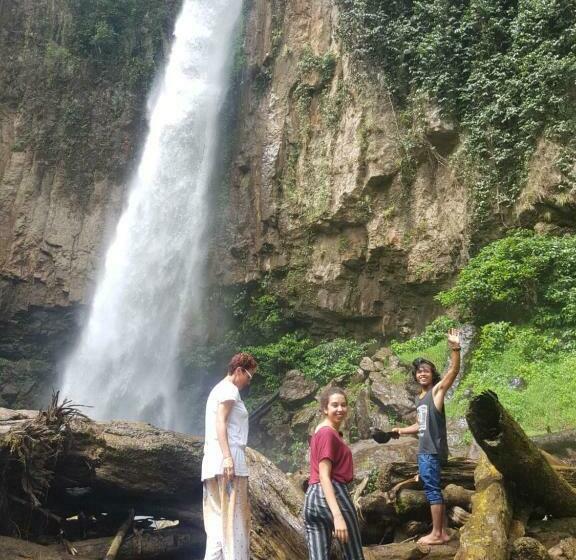 Пансион Batu Kapal Guest House & Jungle Trekking