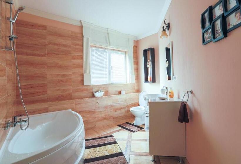 بنسيون Casa Iulia