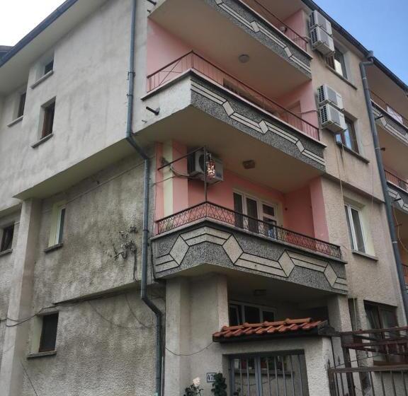 Пансион Daniel Guest House