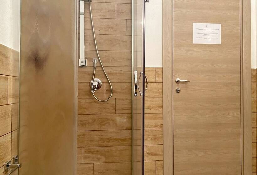 פנסיון Gioia Guesthouse