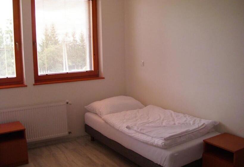 ペンション Guest House Mladosť