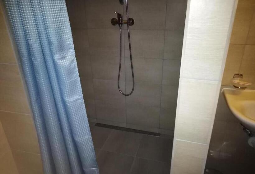 ペンション Guest House Mladosť