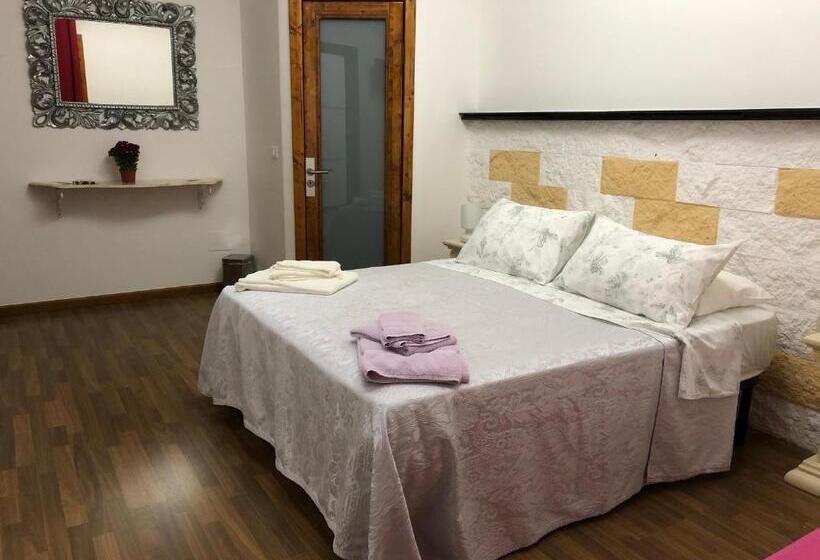 פנסיון Monterussi Bed And Breakfast