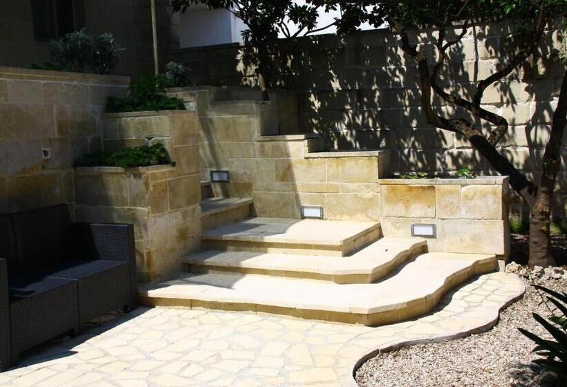 بنسيون Monterussi Bed And Breakfast