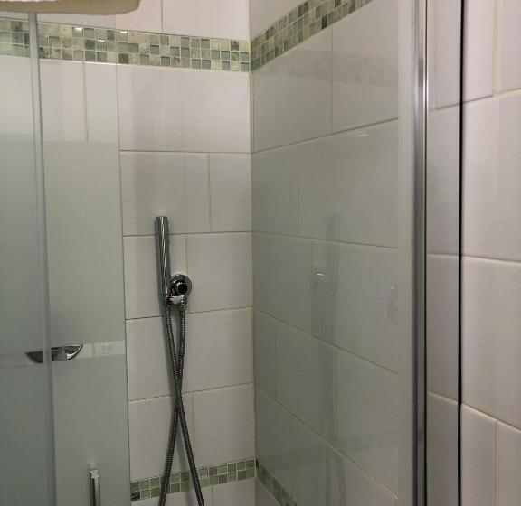 פנסיון Monterussi Bed And Breakfast