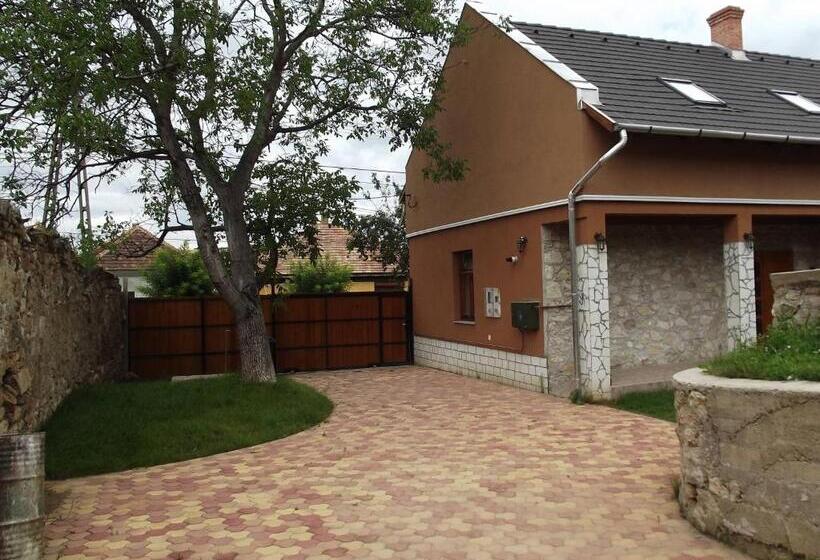 פנסיון öreg Diófa Vendégház