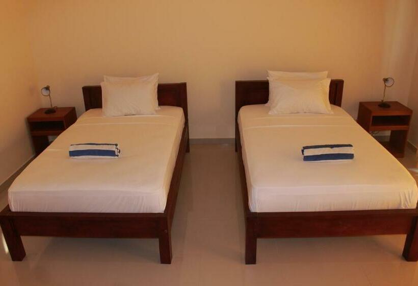 פנסיון Taman Padi Villa