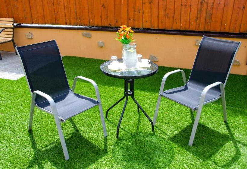 ペンション Turistická Ubytovňa Osada