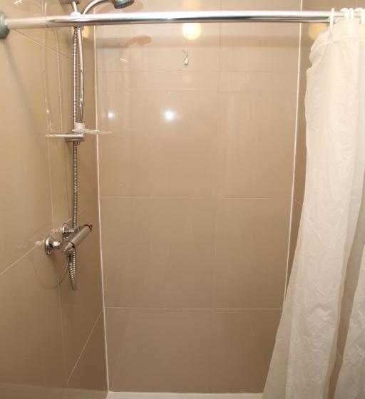 פנסיון Victorin House   All Rooms Are En Suite