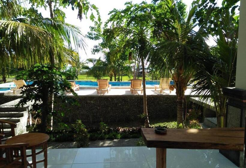 פנסיון Taman Padi Villa