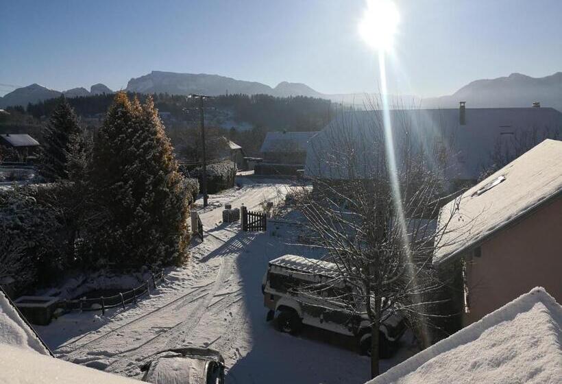 L Oree Des Bornes Appartement Avec Piscine