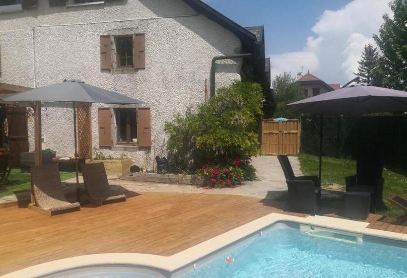 L Oree Des Bornes Appartement Avec Piscine