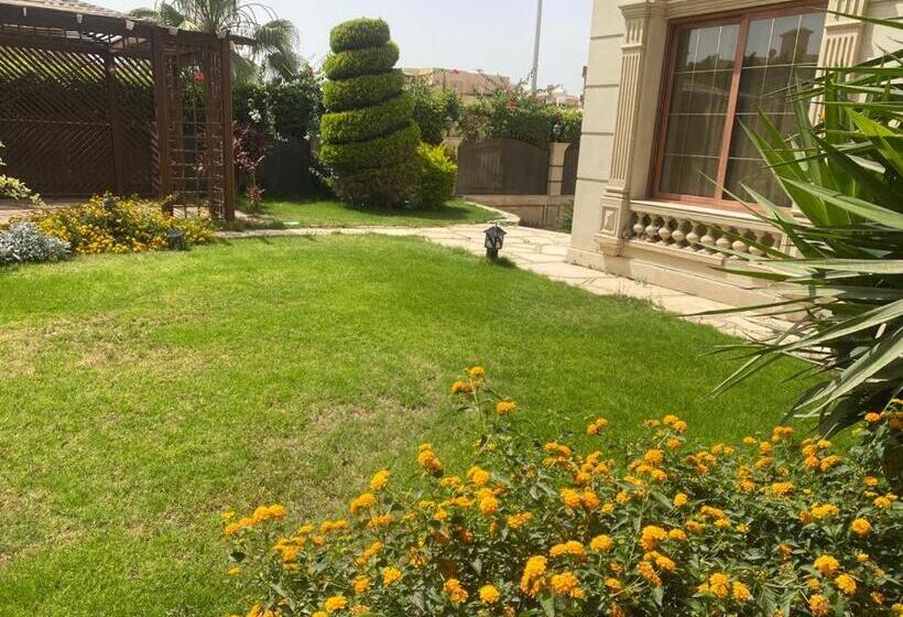 Super Luxurious Villa With Large Landscape Areas