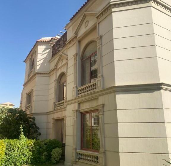 Super Luxurious Villa With Large Landscape Areas