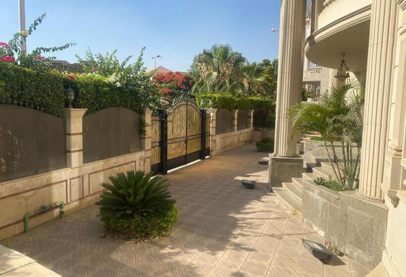 Super Luxurious Villa With Large Landscape Areas