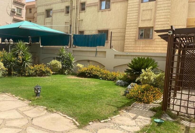 Super Luxurious Villa With Large Landscape Areas