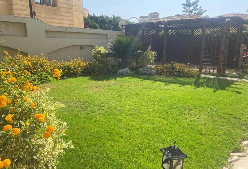 Super Luxurious Villa With Large Landscape Areas