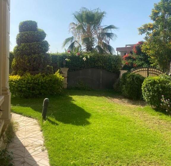 Super Luxurious Villa With Large Landscape Areas