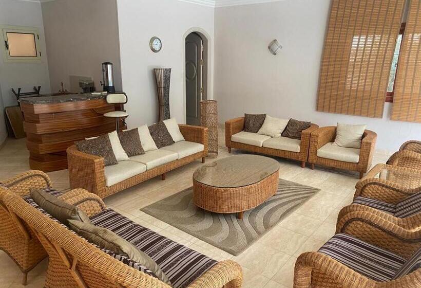 Super Luxurious Villa With Large Landscape Areas