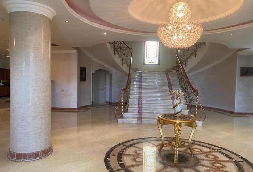 Super Luxurious Villa With Large Landscape Areas