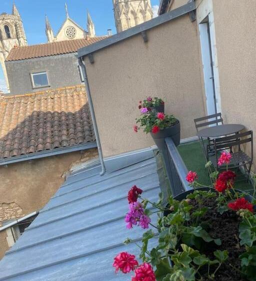 • Bel Appartement   Centre Historique De Poitiers