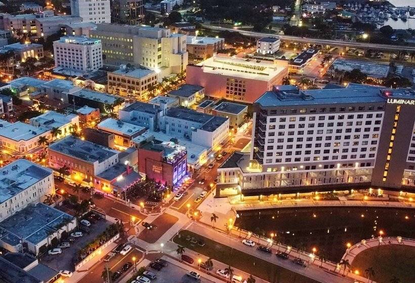 2203 Cape Coral Pkwy W