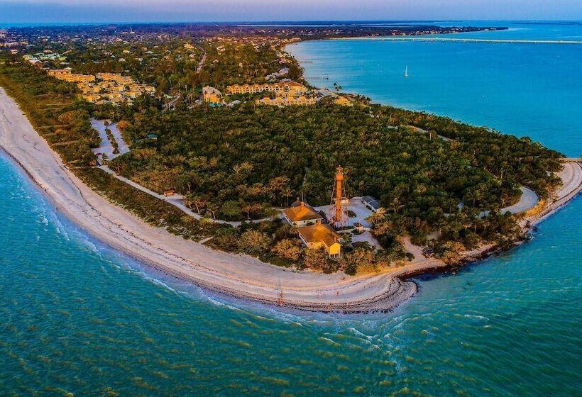 2203 Cape Coral Pkwy W