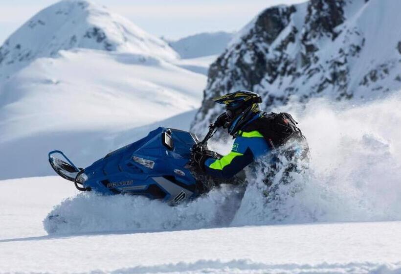 389   Romantic Snowcreek Retreat Near Creek