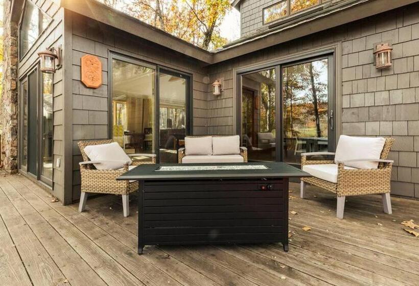 7th Hole Chalet At Wintergreen Resort Hot Tub, Sauna & 3 Fireplaces