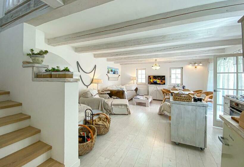 Babérkert Villaház Balatonhenyén