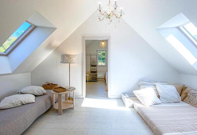 Babérkert Villaház Balatonhenyén