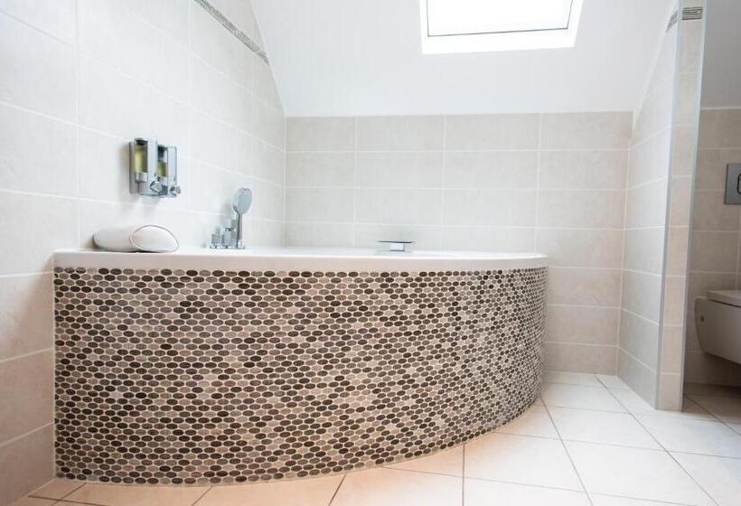 민박 Château De La Folie