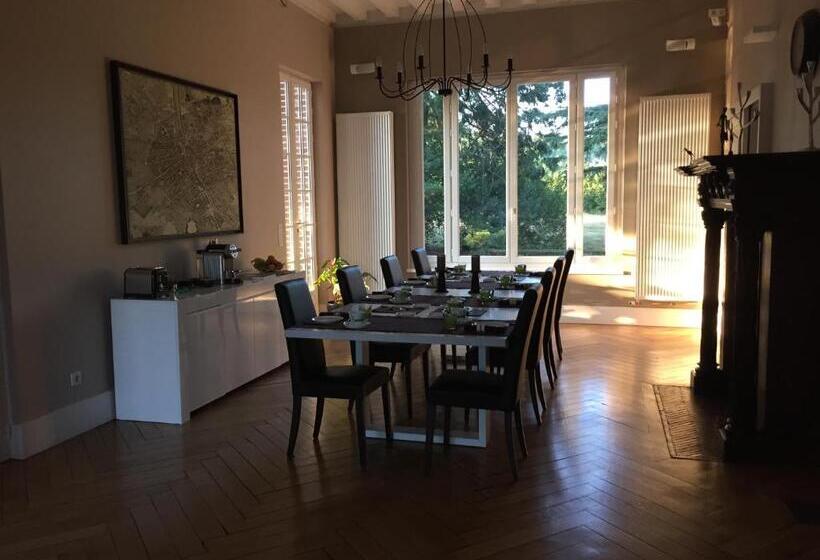 민박 Château De La Folie