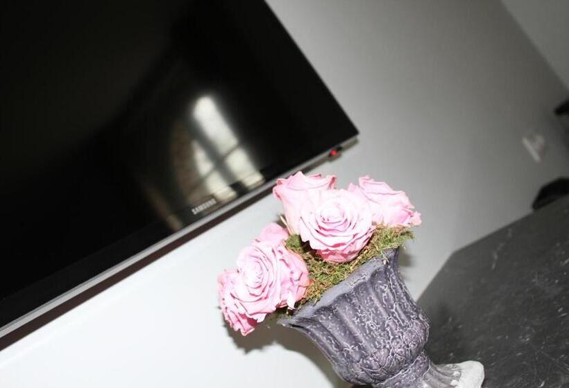 민박 Château De La Folie