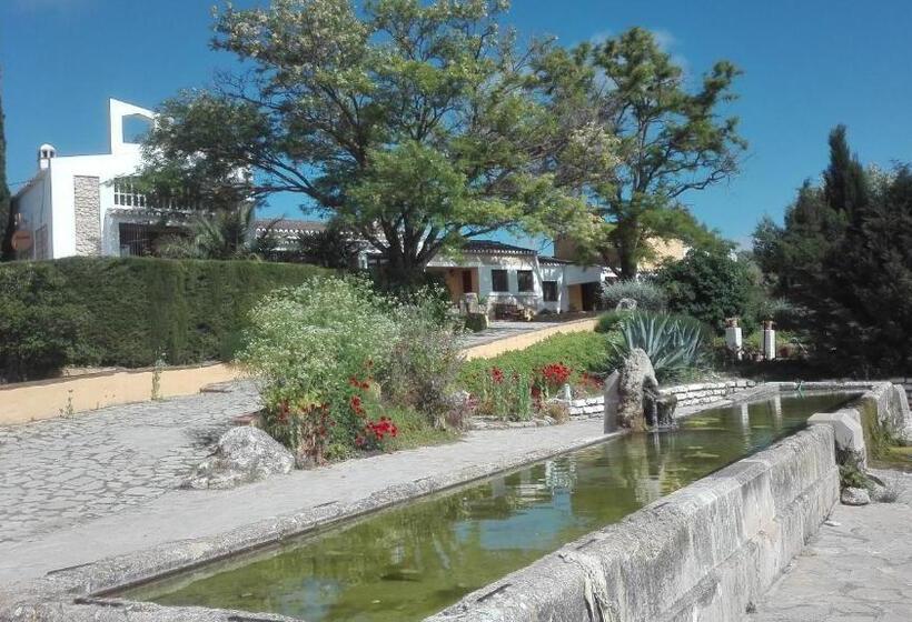 تختخواب و صبحانه La Escuela Del Campo