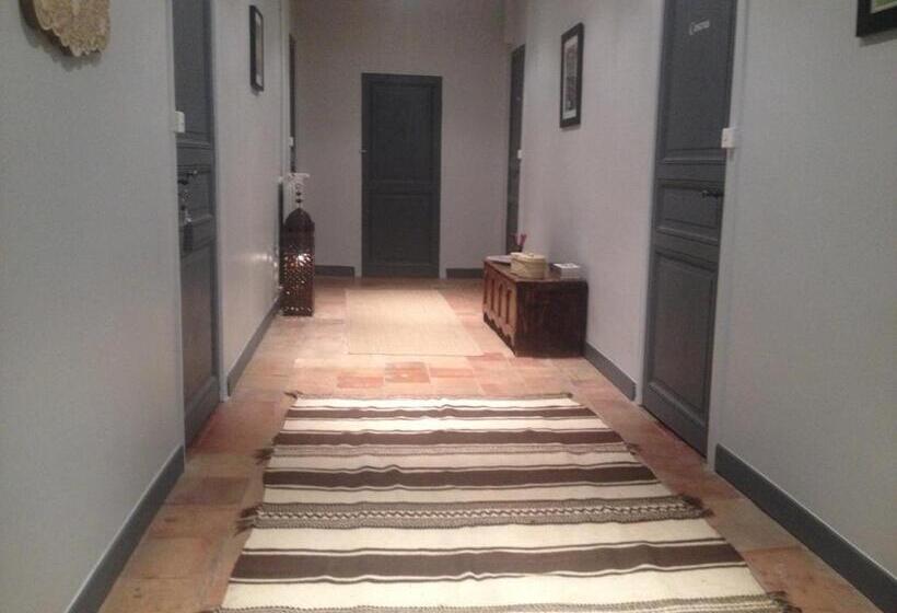 ベッドアンドブレックファースト Le Voyageur   Chambres D Hôtes