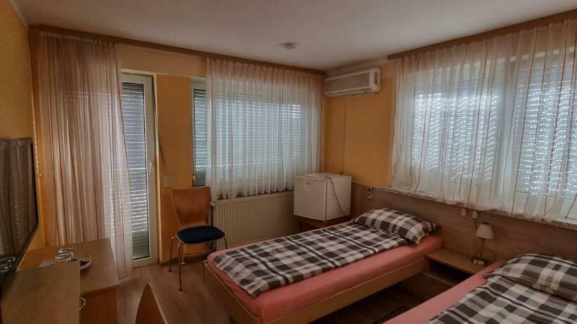 צימר Pensiunea Zodiac