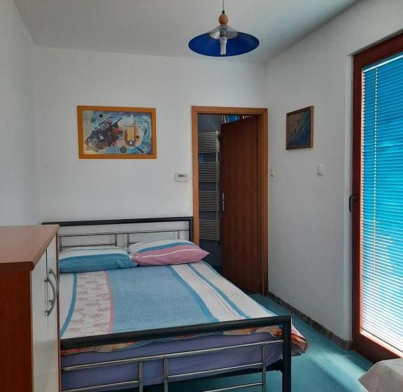 تختخواب و صبحانه Rooms čehovin